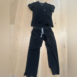 Women’s fig scrub set